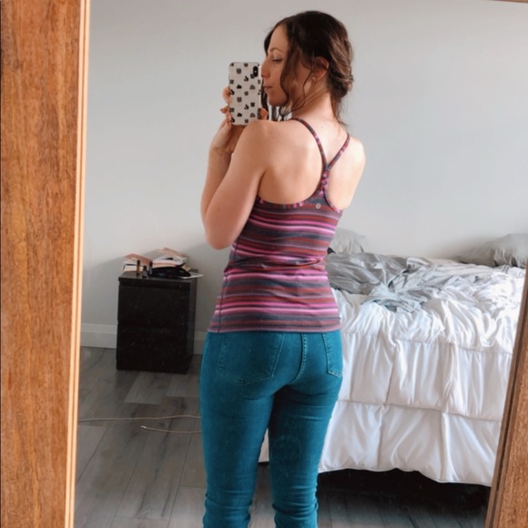 Flattering striped Y Lululemon Tank - Picture 2 of 5
